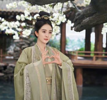 灯亮了他又回到我的耳机里了