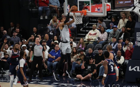 回来了！一切好像都回来了！马刺再次击败快船，收获赛季第50胜，这也是马刺自201