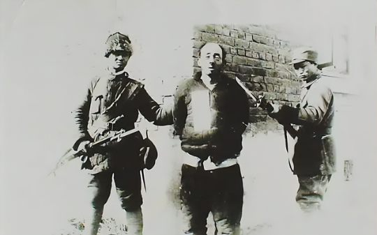 五百八路看守一万日军战俘，鬼子竟密谋造反，情况万分危急