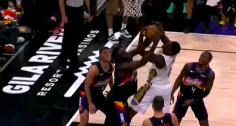 今天对战鹈鹕大家打得不错

格林承担了抗产的任务，今天打的不错，虽然还是有无脑失