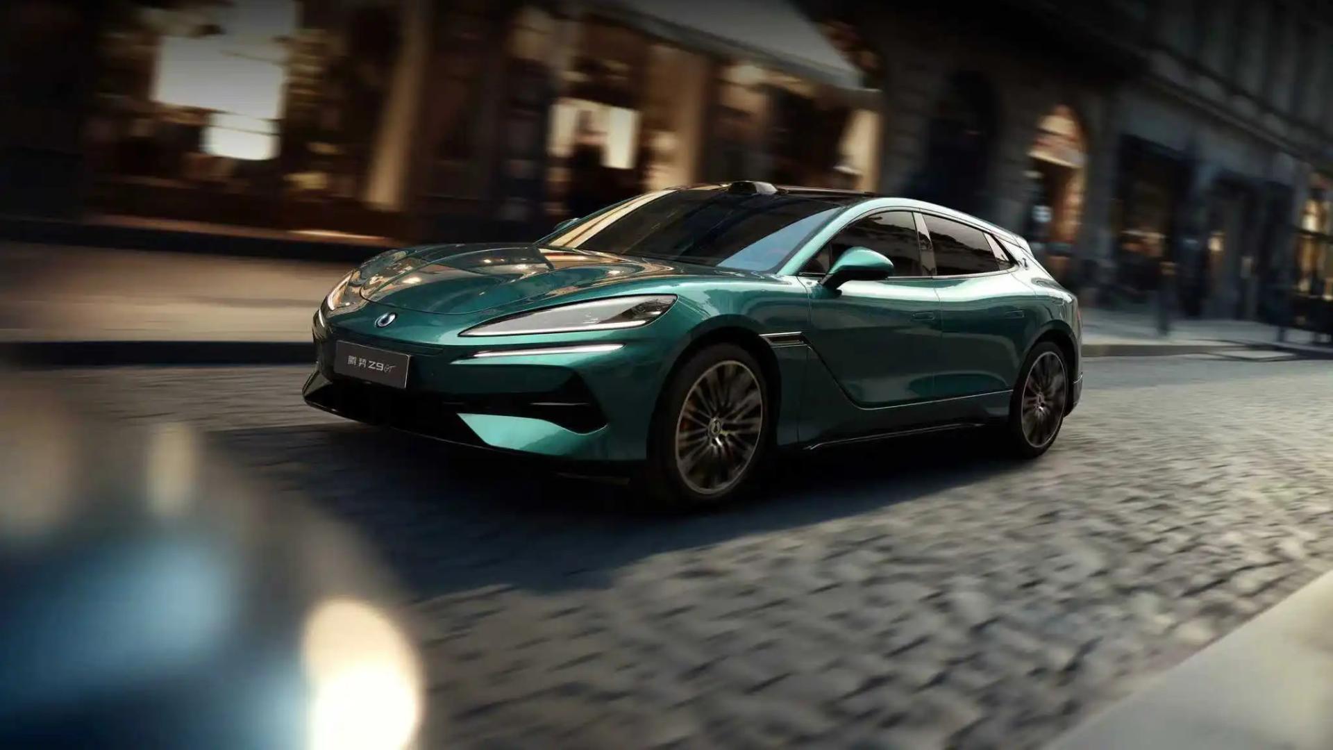 最高续航1036km  科技性能旗舰GT全新腾势Z9GT南京上市