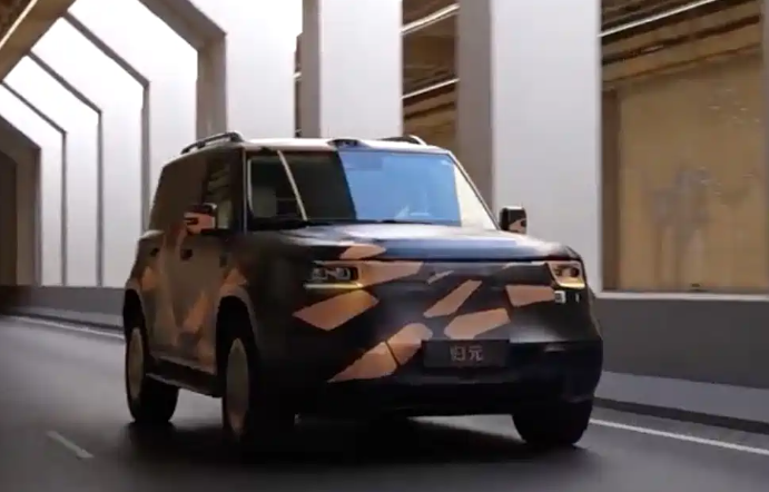 定位30万级以上预计年内上市长城全新方盒子硬派越野谍照
近日，长城汽车公布了旗下