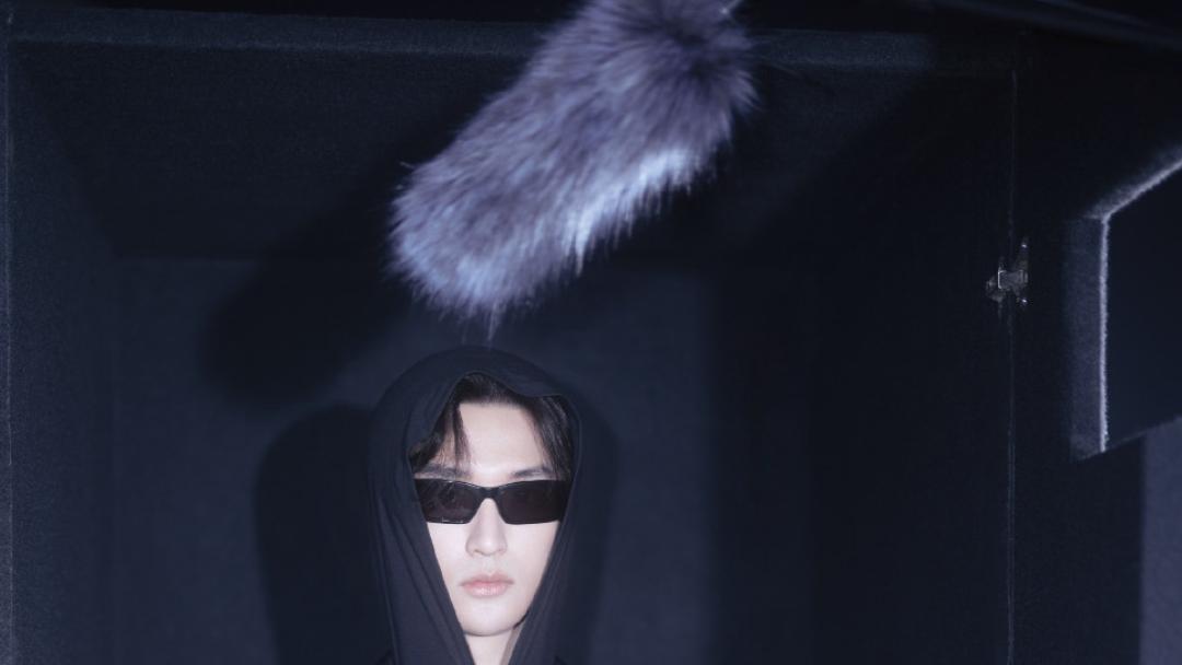 黄子弘凡登《Another Man》开年刊