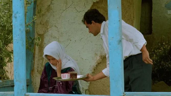 “大地震”叫不醒伊朗人