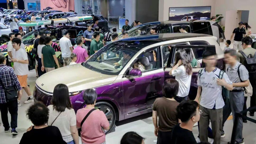 李想回击“唱衰增程”：纯电增程满足不同需求，不要搞能源鄙视链