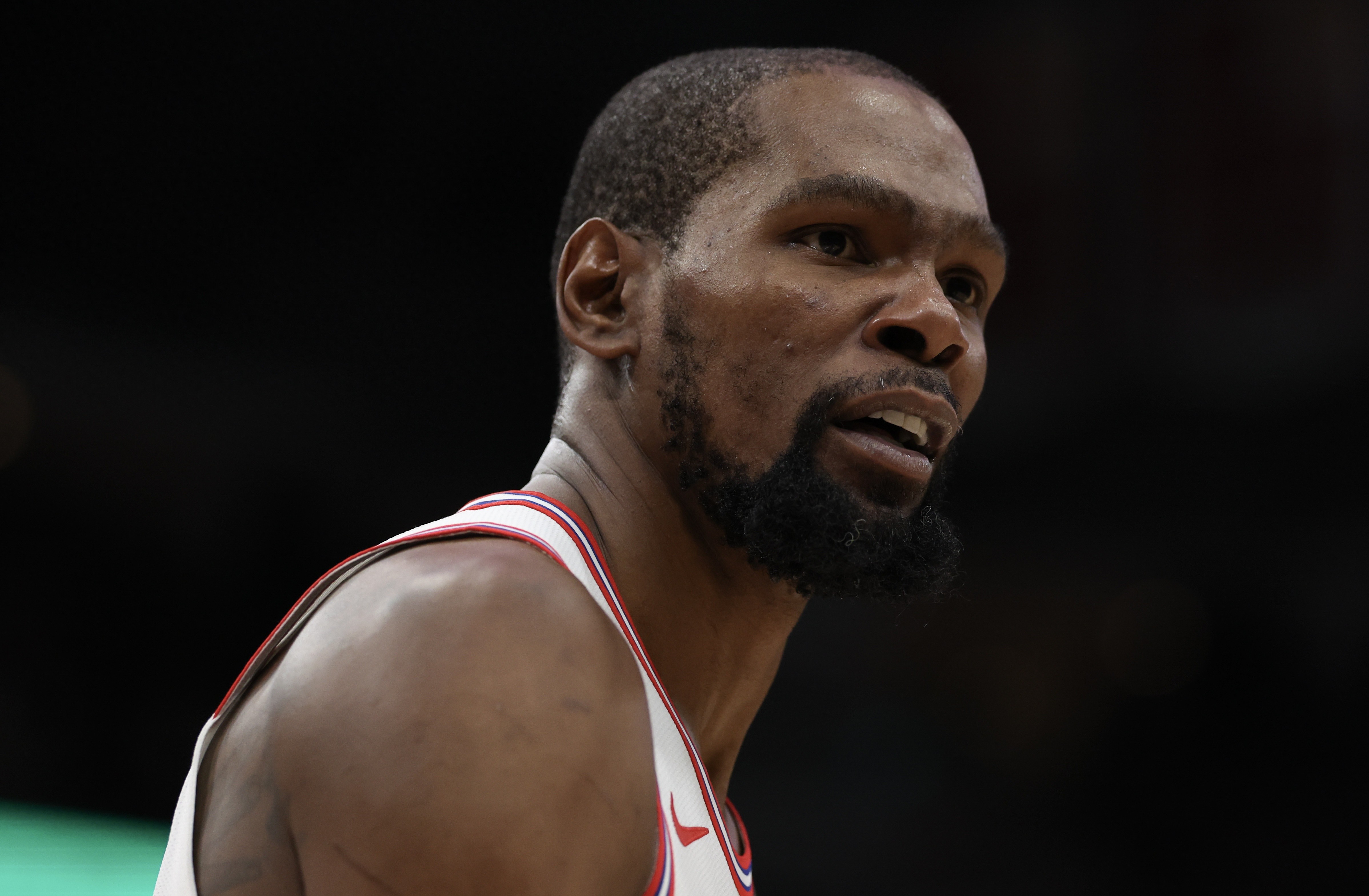 聊聊杜兰特为什么被黑

首先判定一下大部分的黑子成分，以徐静雨这个二愣子为首
