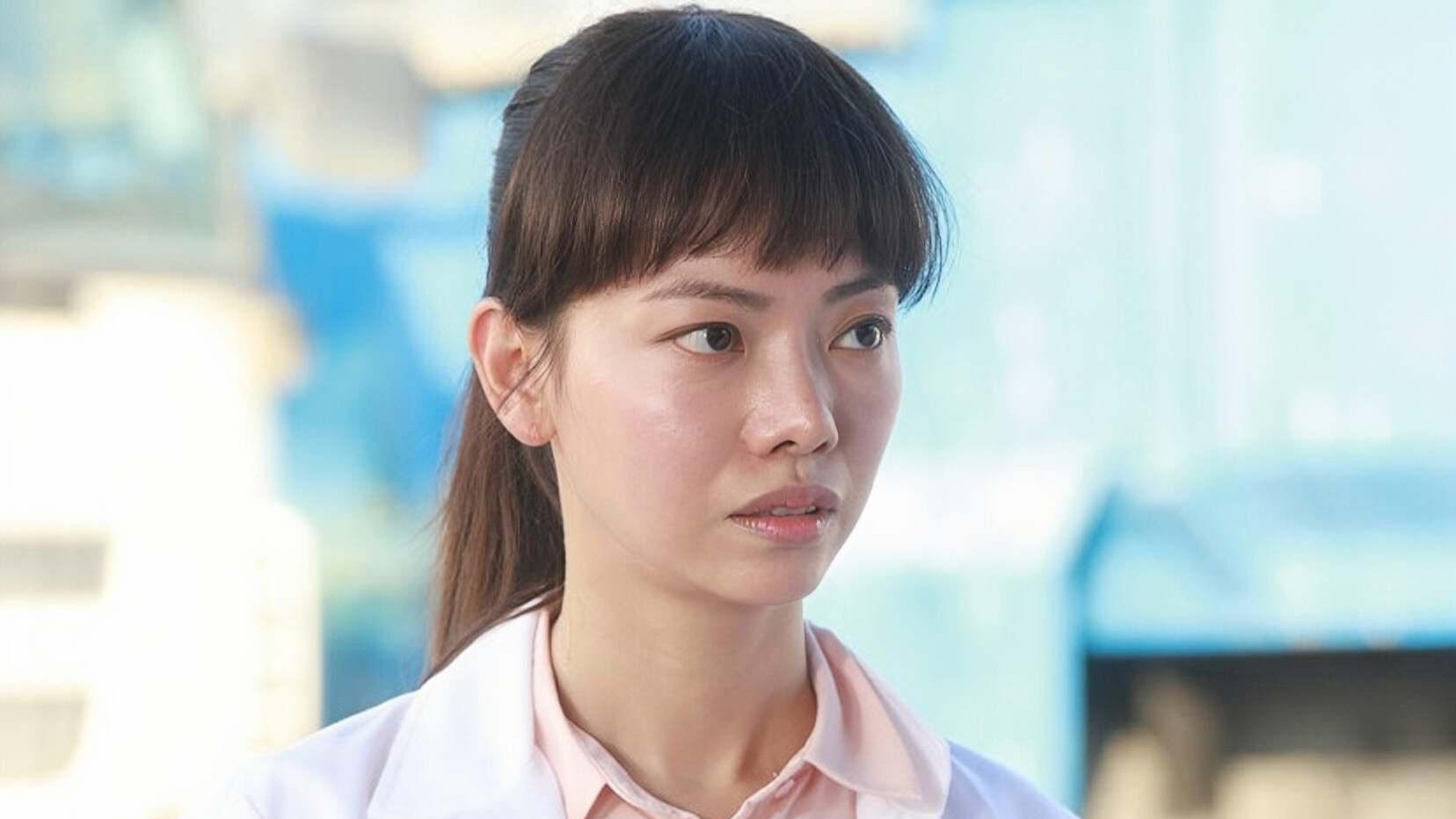 突发！香港知名演员正式宣布离婚，怀孕八周经历流产之痛