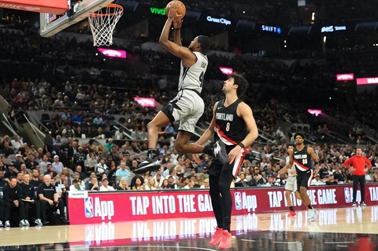 福克斯到底有什么用，还拿这么多钱?

按理来说就是第二个大哥，结果一点用没用