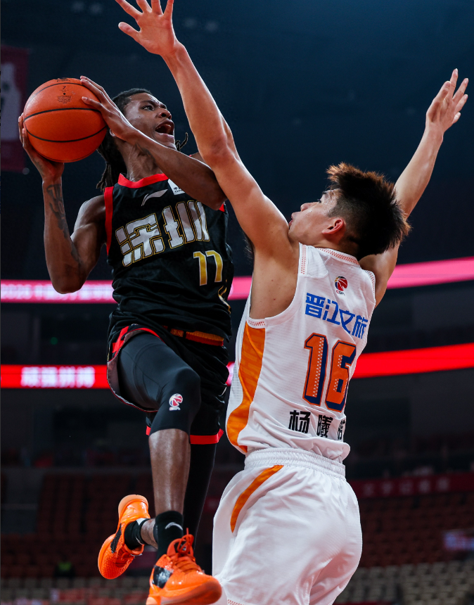 在2025-2026赛季中国男子篮球职业联赛（CBA）常规赛第20轮比赛中，深圳