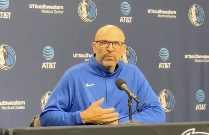 NBA常规赛独行侠主场对阵老鹰的比赛已经结束。全场战罢，独行侠以120-135不