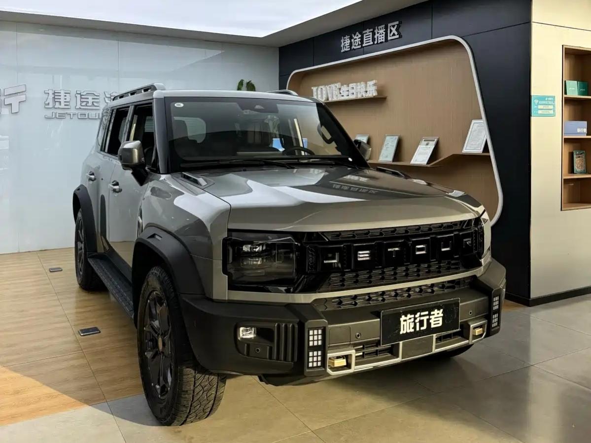 说真的，我第一次在路上看见捷途旅行者，确实多看了两眼。这年头方盒子造型的车不少，