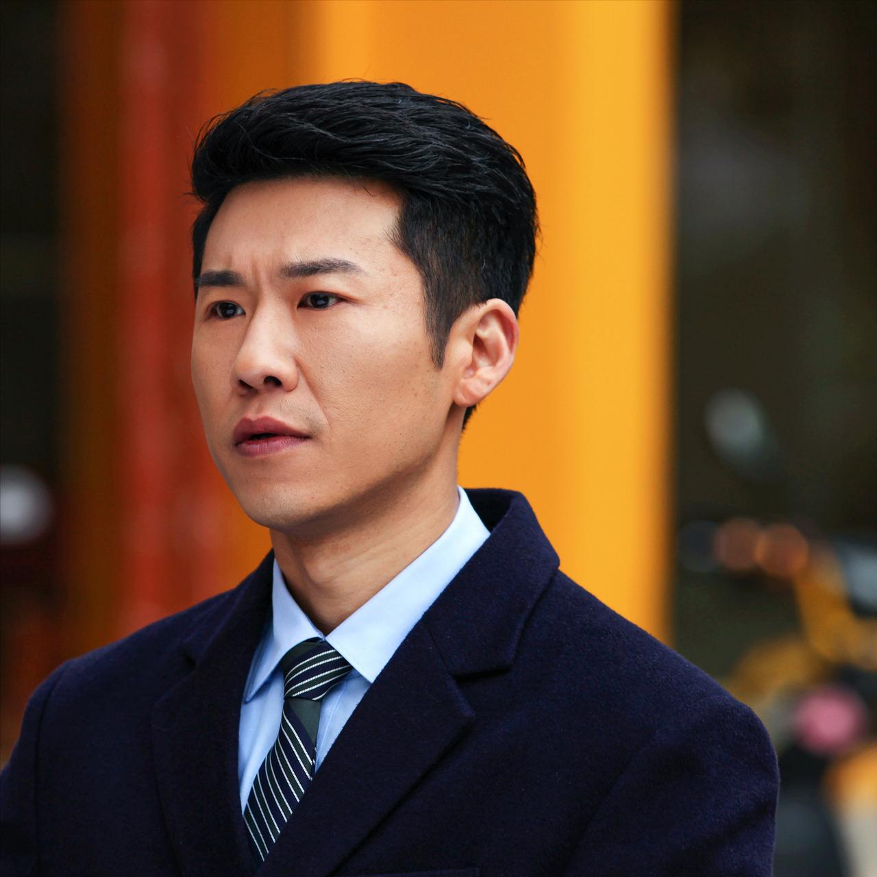 演员王骁，七八岁的时候，跟着母亲王馥荔，去锦江饭店吃饭，有个小男孩过来，喊王馥荔