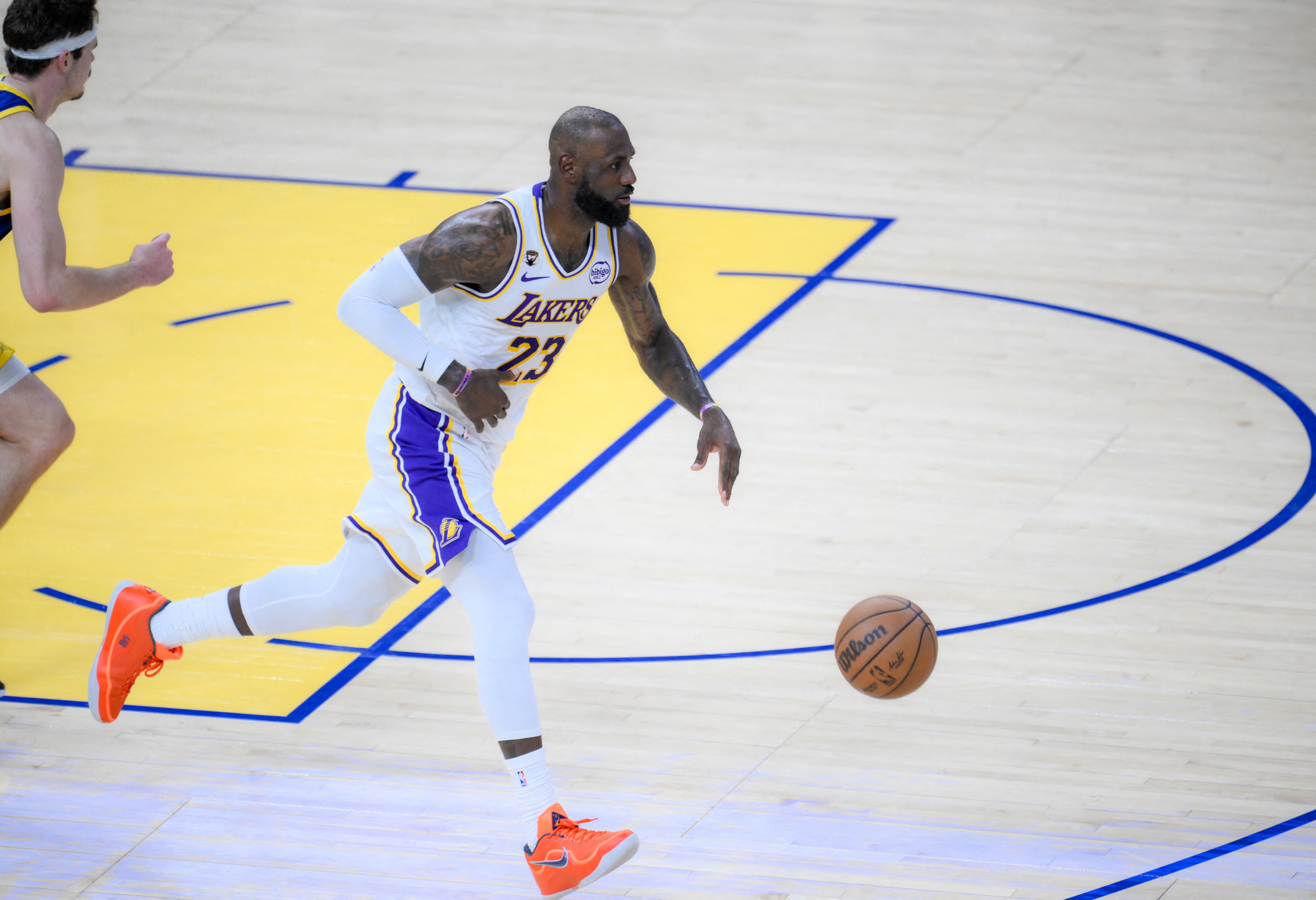 论詹姆斯的得分能力

如果说联盟之后真的取消了詹姆斯的25000快攻得分，那么凭