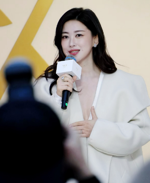 将思念藏进风里，年年有风，年年有思念