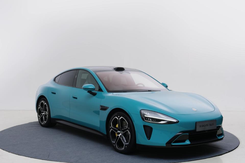 雷军拆小米SU7这一幕，真的看感动了 
昨晚看雷军直播拆小米SU7，真的被圈粉了