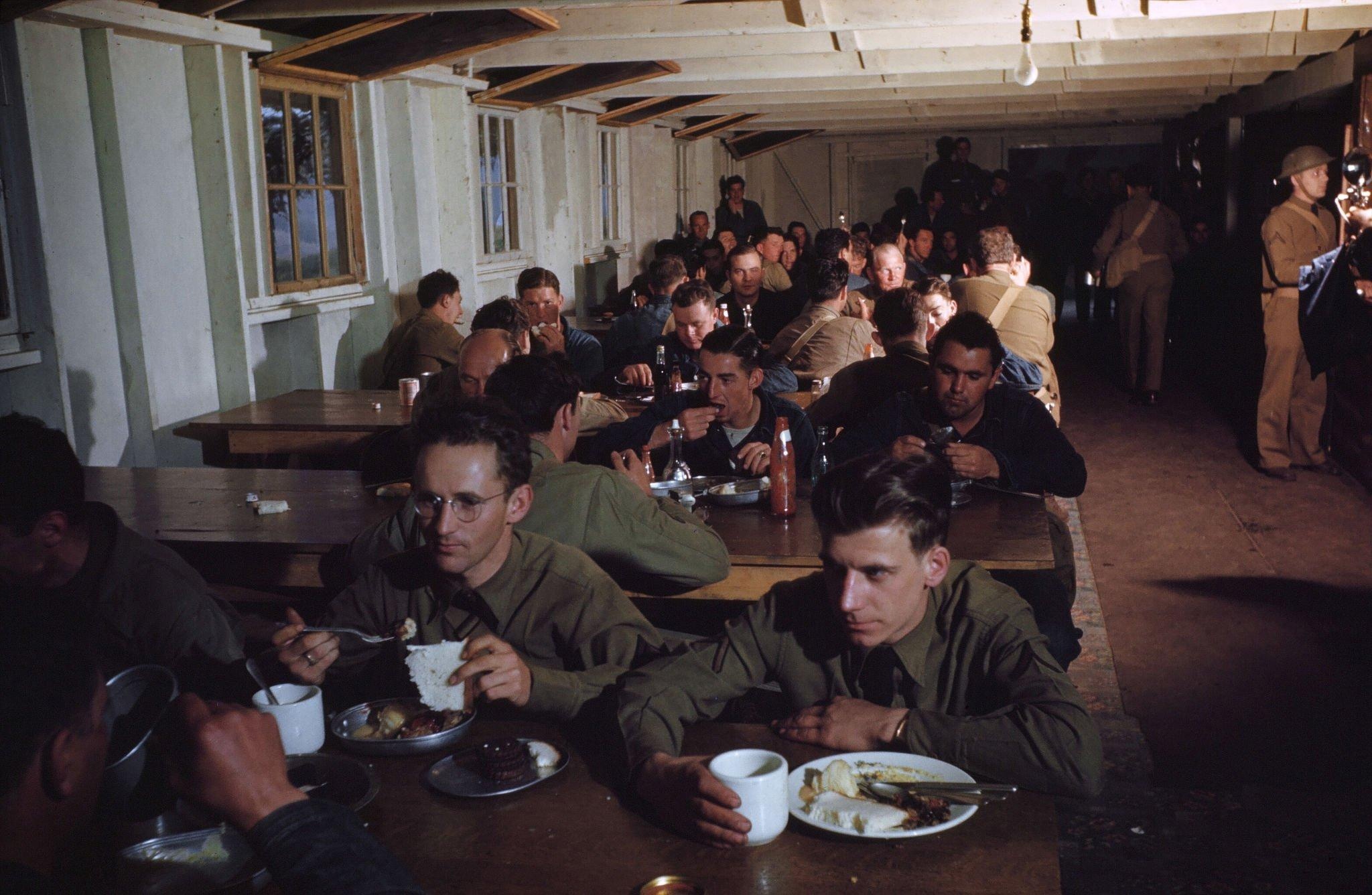  早，恰饭冇？(1942年美国)