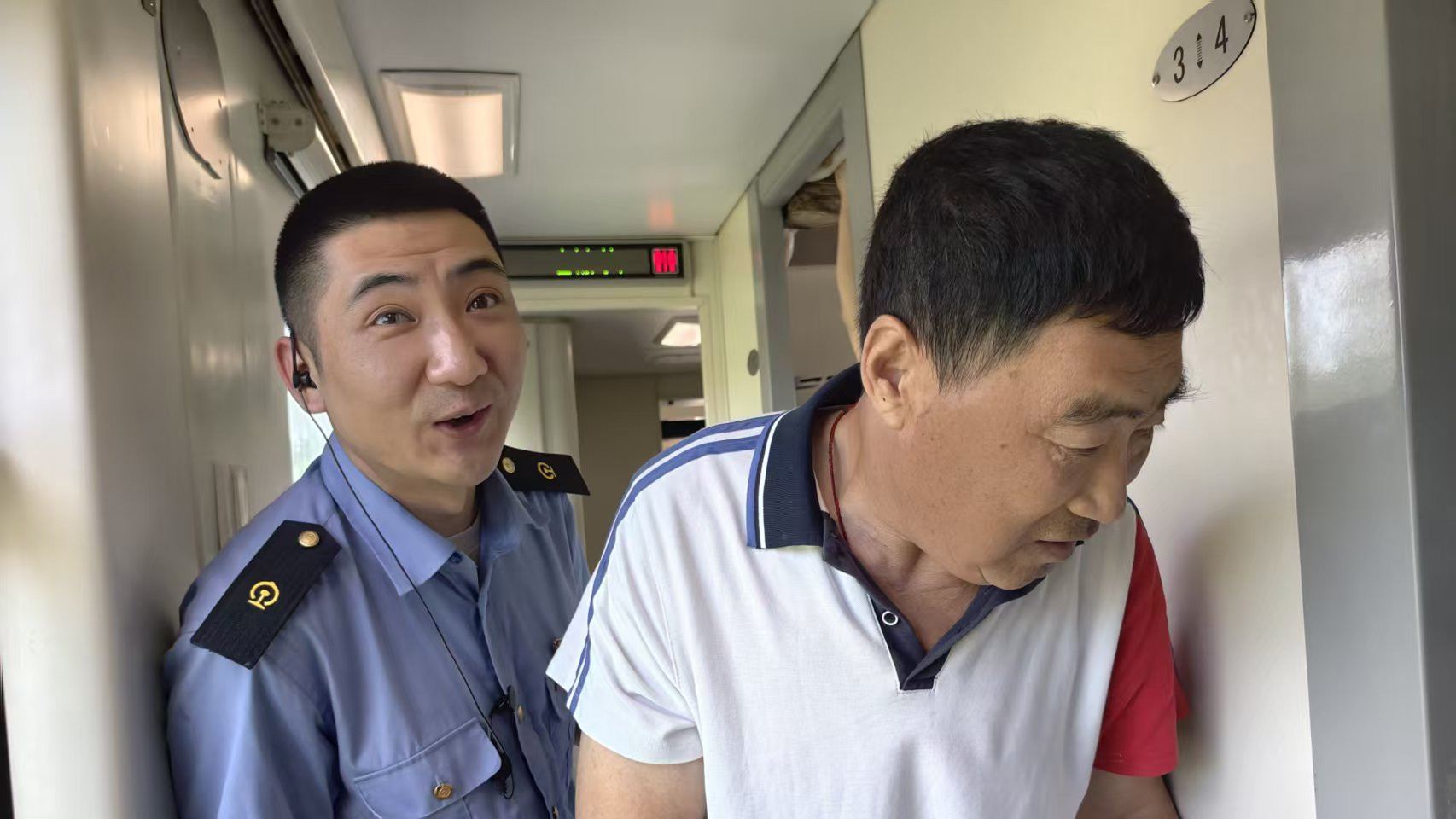 六六大顺行致远，满车温情伴旅途