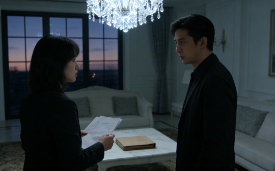 跟哥哥做亲子鉴定，结果显示毫无血缘关系！我被当场举报是假千金，爸妈：有没有可能，当年被抱错的是你？