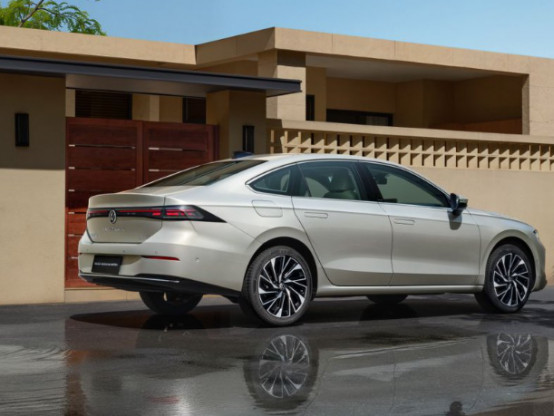 速腾L和轩逸哪款驾驶体验好？家用与驾控兼得的答案在这里