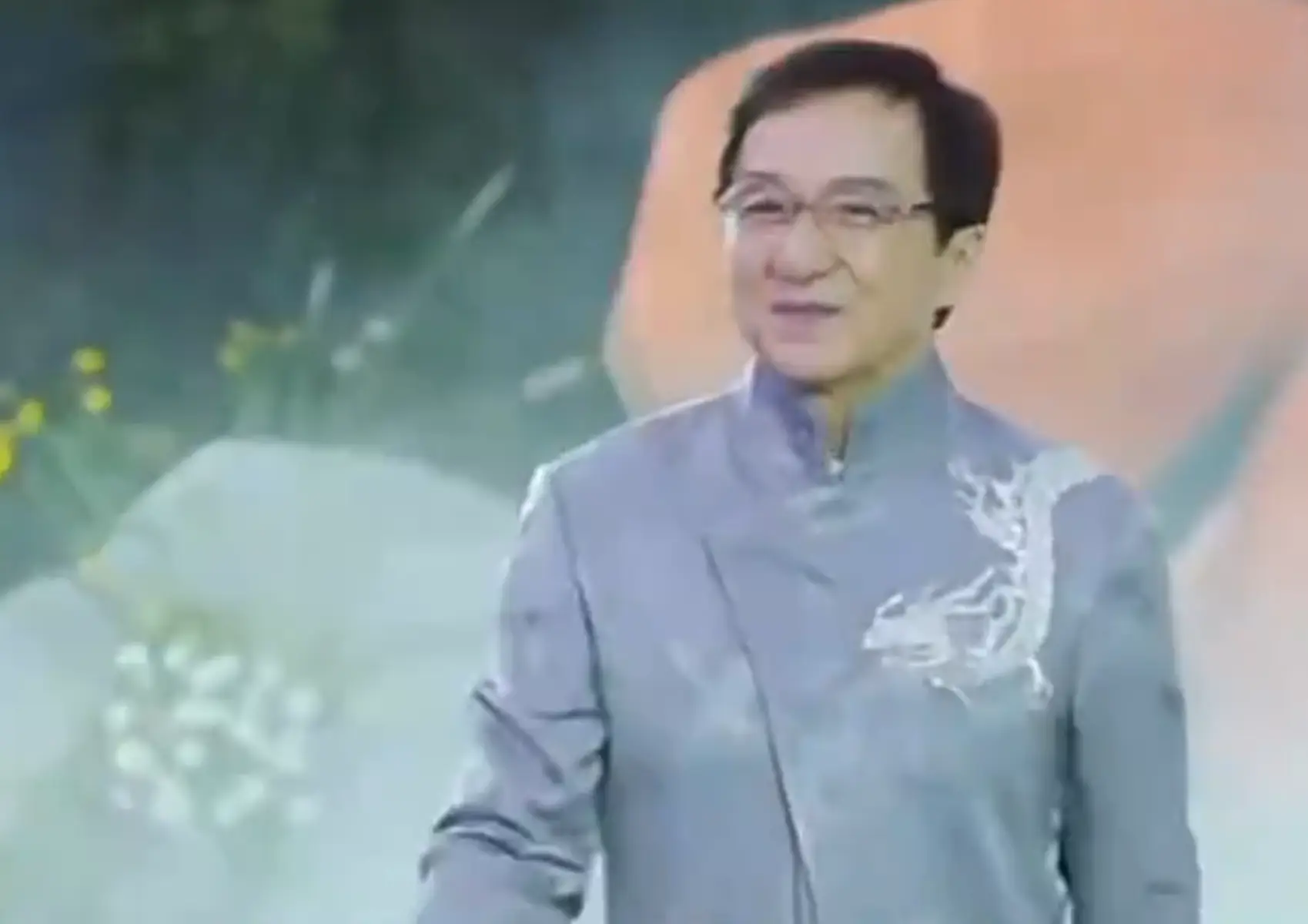 成龙周冬雨刘诗诗出席盛典活动！陈妍希欧阳娜娜苗苗打扮靓丽