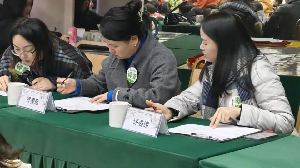 万婴茂华幼儿园自理能力展示：巧手自理悦享成长