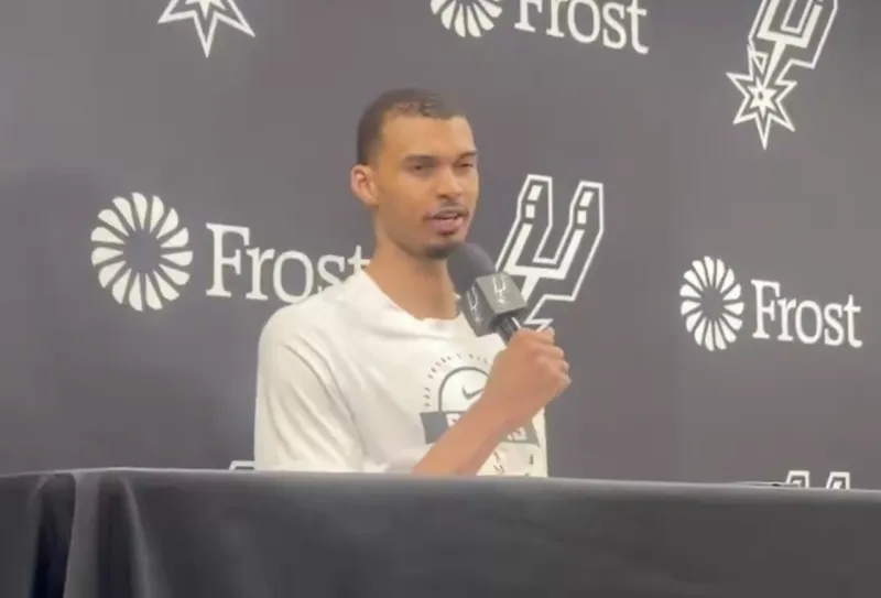 NBA常规赛马刺以129-114战胜公牛

赛后马刺球员维克托-文班亚马表示：“