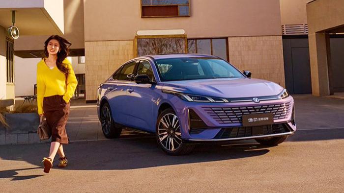 你知道长安油车省油有多牛？蓝鲸超擎混动实测油耗已榨到1.6L