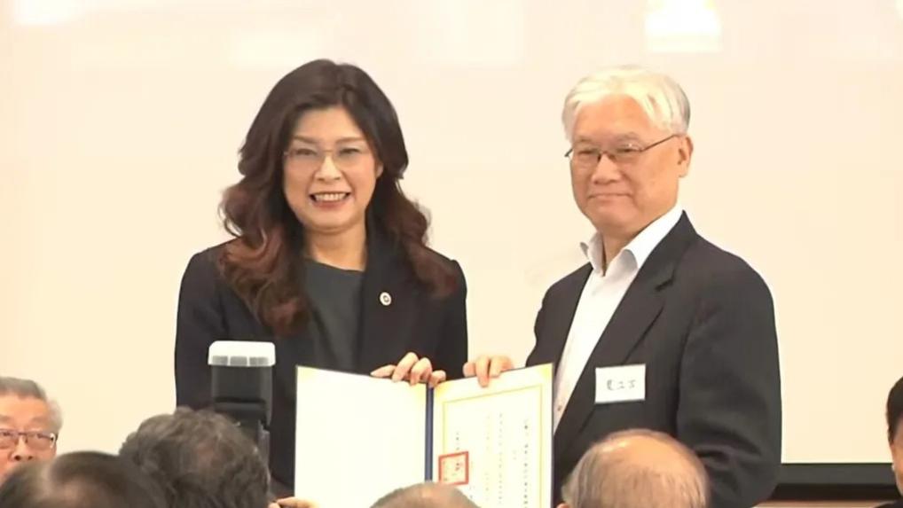 郑丽文发布新蓝图，坚决捍卫九二共识