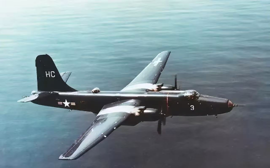 一把轻机枪，14发子弹打下美军战机：志愿军战士违抗纪律，却被彭老总连升三级