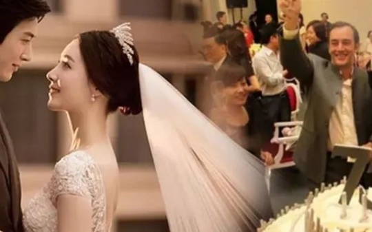 竹马女友第一次登门，我掀桌了