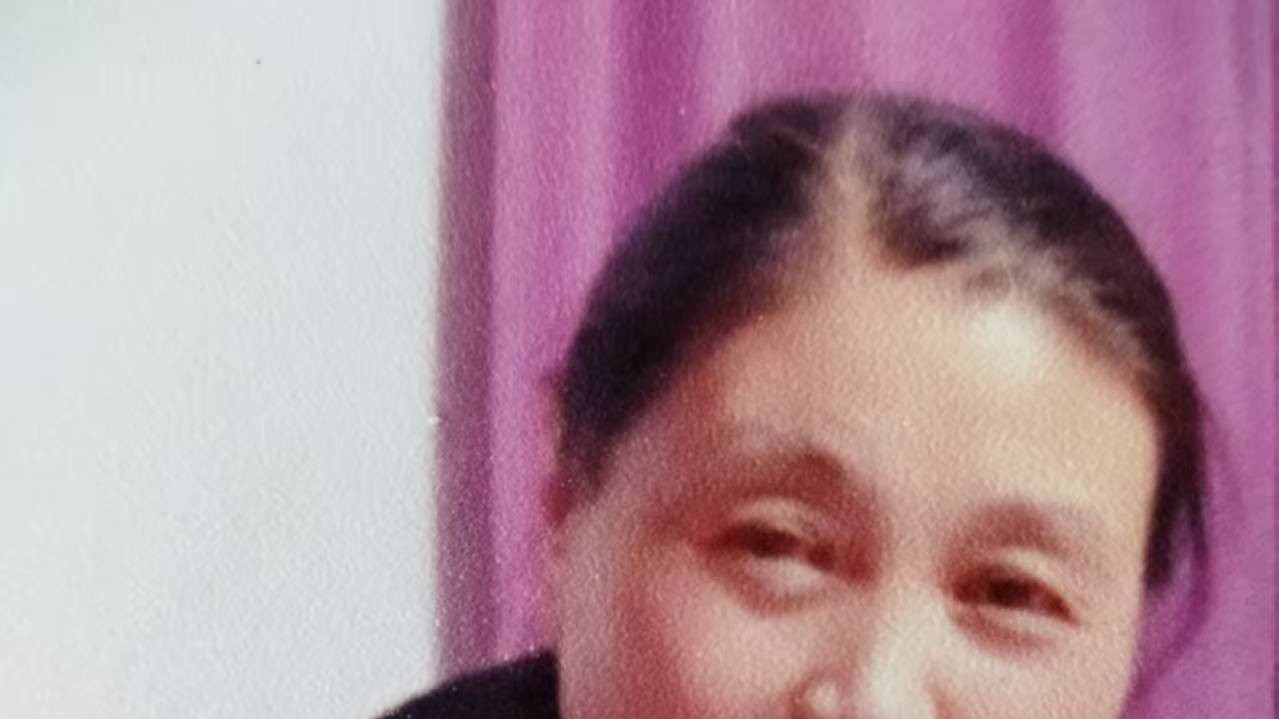 笔墨传薪，心灯不灭——记席蓉蓉老师的丹青岁月