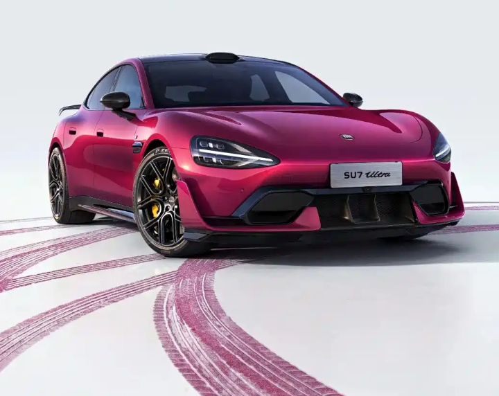 3挡可调碳纤维后扰流板，暮光玫瑰新车色小米SU7Ultra推出新选配
暮光玫瑰车