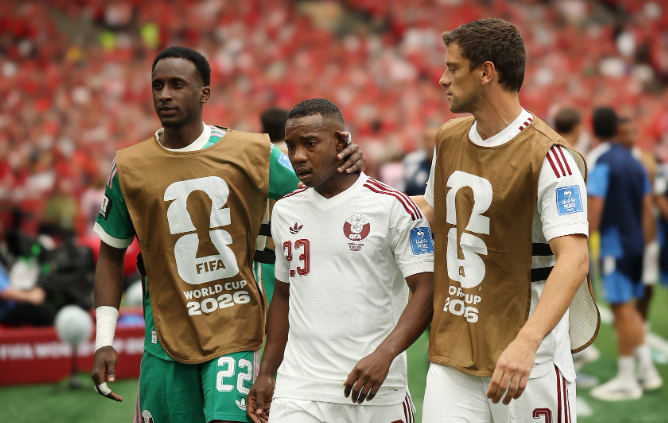 踢急眼了！美加墨世界杯，加拿大6-0狂虐卡塔尔，为了名声大振演一次杀人犯，妈滴博
