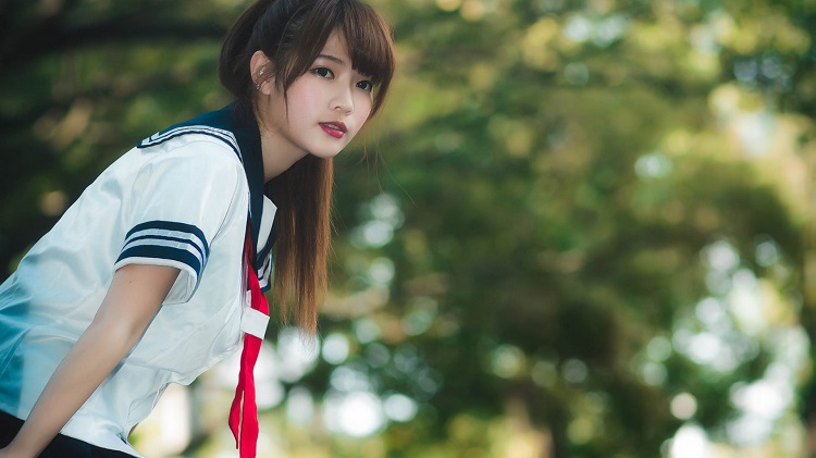 男人真正想你了，最直接的反应，就是想见你。
他会很很多借口，迫不及待找你，想和你