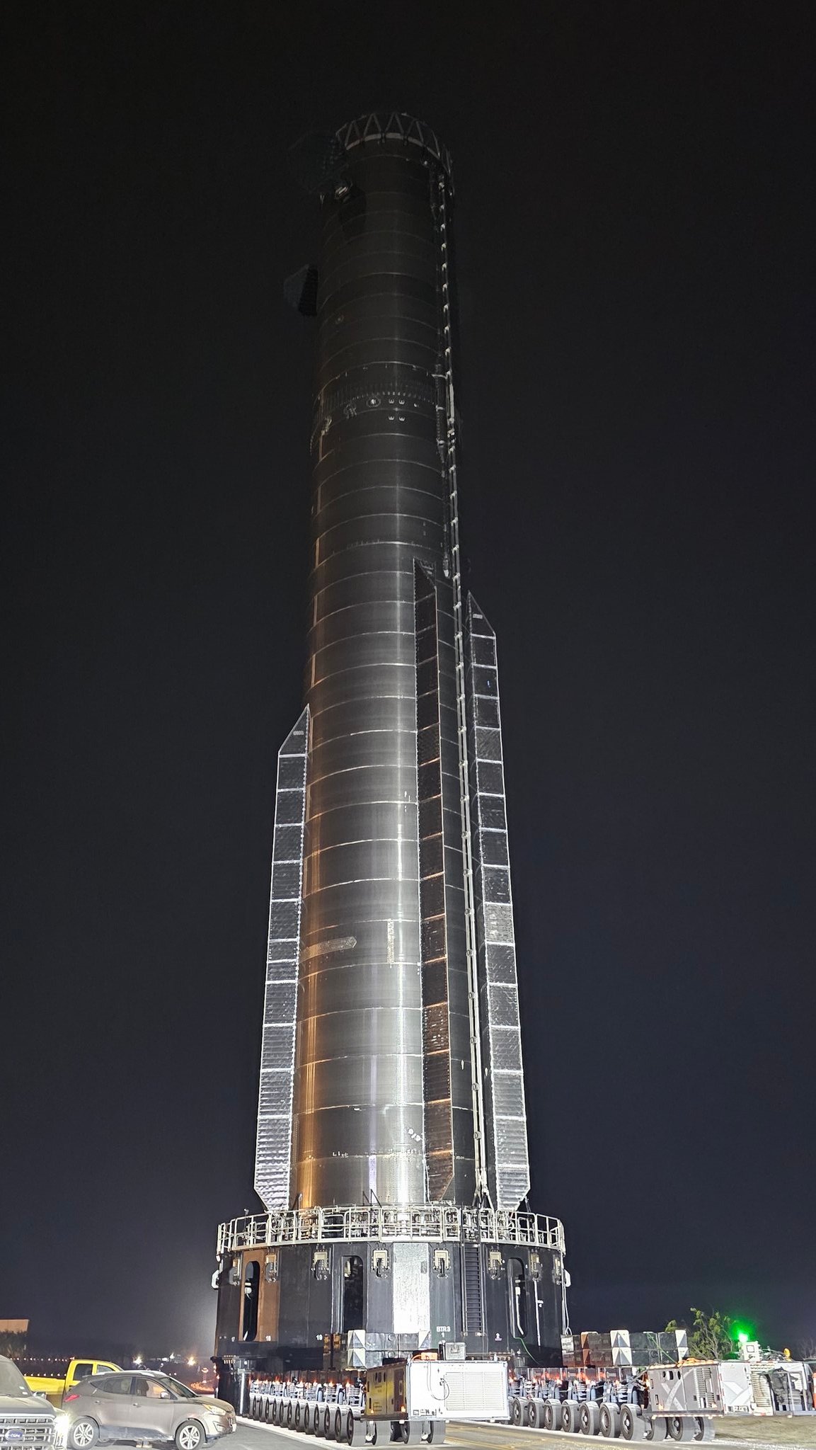 4月3日，马斯克：“星舰的下一次飞行以及V3飞船和助推器的首次飞行将在4到6周内