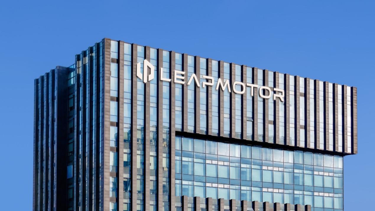 零跑汽车公布2025年财报：连续两年销量翻倍，首次实现全年度盈利