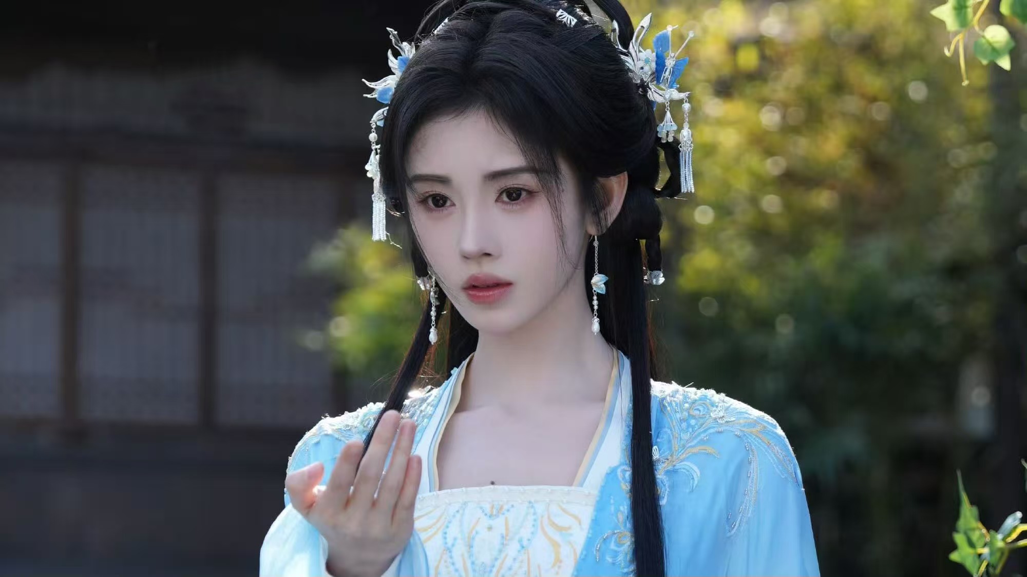 古偶剧《千香》开播，能否成为爆款？
由宋威龙、鞠婧祎主演的仙侠古偶剧《千香》今日