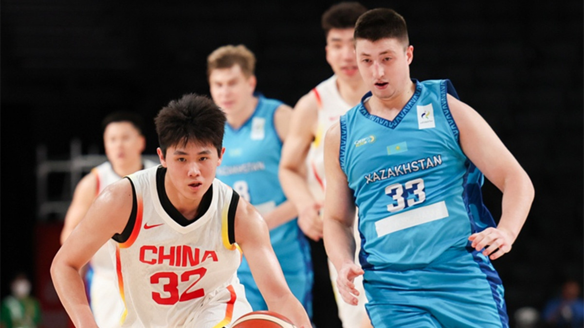 又一个老六！中国男篮亚运会开门红，新星3抢2帽比庞峥麟还猛