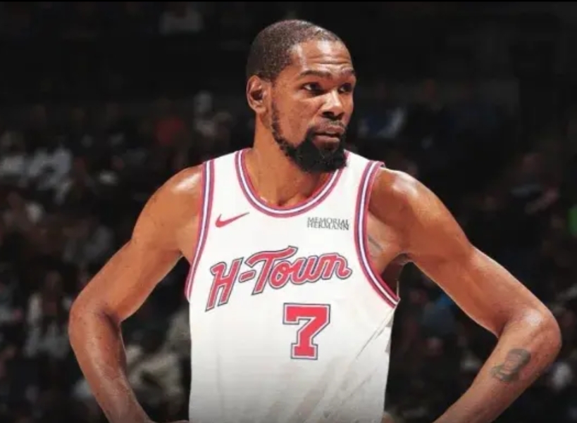 杜兰特今天又打了43分钟！
不过今天是因为打了加时赛，首发五人里除了谢泼德，其他