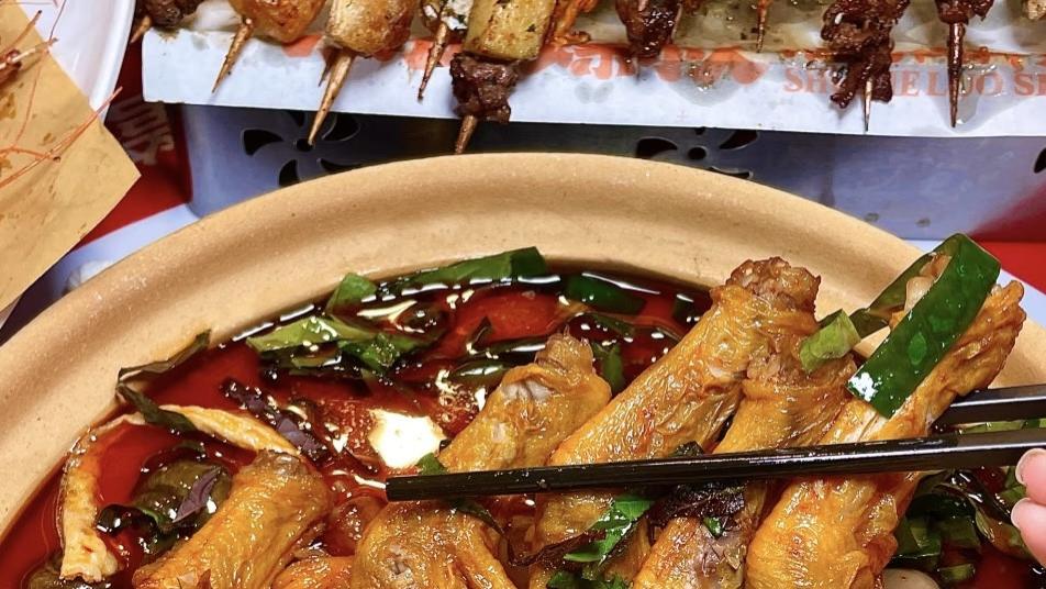 一锅浓香里的岭南烟火：田螺鸭脚煲的家常滋味