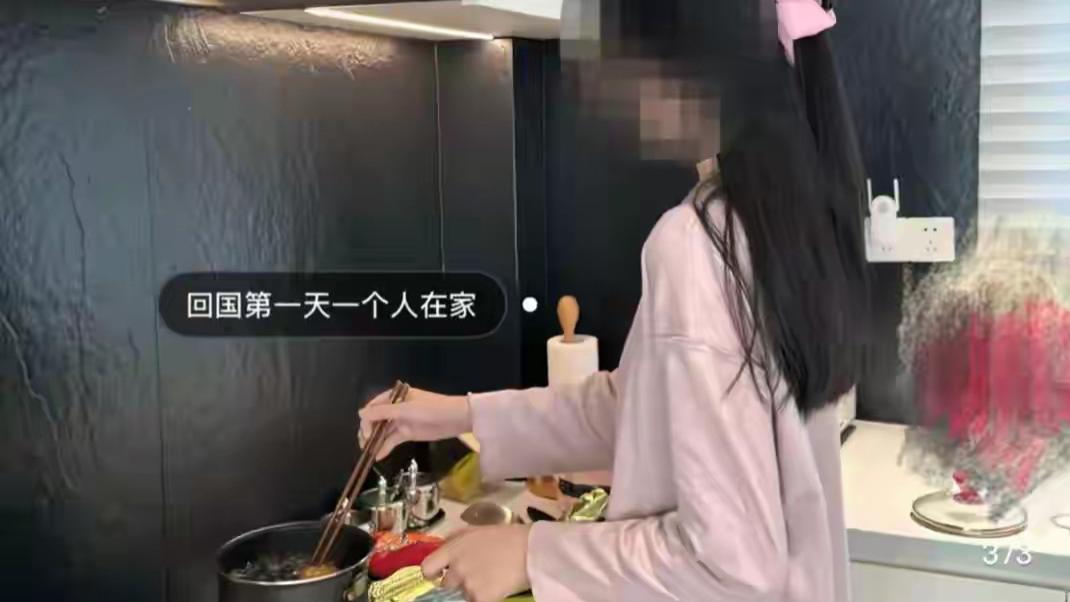 一场长达3年的“复刻”！百万粉网红遭前助理背刺，房子车子全成对方“白富美”证据，贴身衣物都没放过