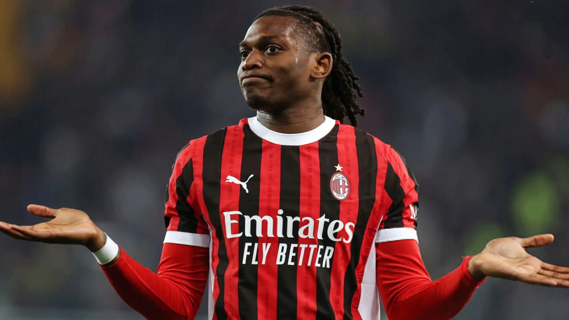 隆戈表示：曼联已经对拉斐尔·莱奥进行了信息收集，并初步问询了转会情况。
如果曼联