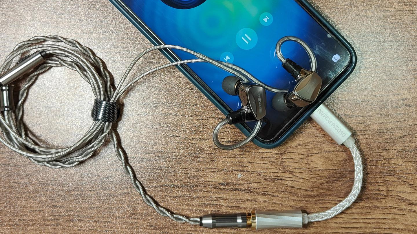 百元级音质救星！小蛮腰解码耳放TypeC线。可调EQ通话录音线控