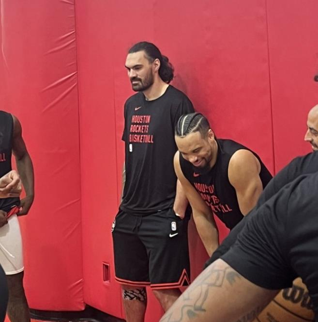 最近4场比赛，火箭队拿到了3胜1负的战绩。其实看起来还可以，但是火箭队前一场大比