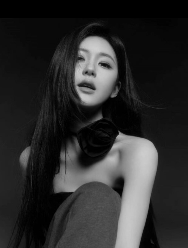 帅帅的露思，太有氛围感了