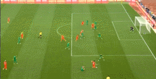 北京国安1比0领先上海海港！达万世界波破门。
超级杯场面不占优，北京国安却率先破