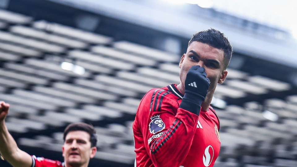 随着曼联3-2+曼城2-2爆冷！英超最新积分榜：维拉丢分，卡里克回前四