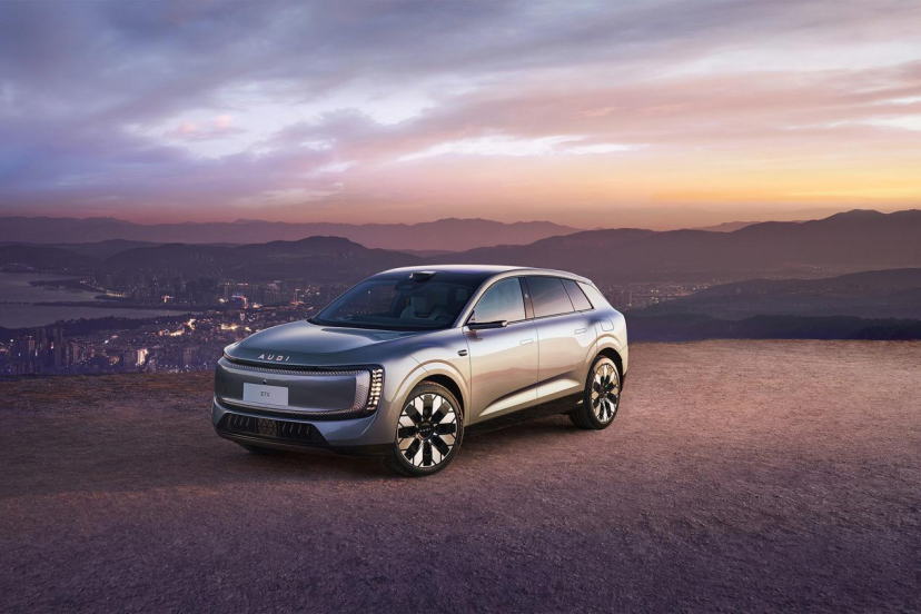 今天不带娃、不哄老婆，就一个男人的周末——去打球。奥迪E7X智慧座舱首次亮相，我