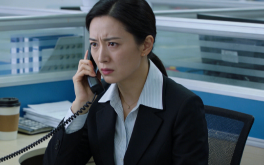 离婚前妻竟成了组织部副部长，亲手将我贬去管档案，所有人都笑我落魄，殊不知这是她保护我的唯一妙计…