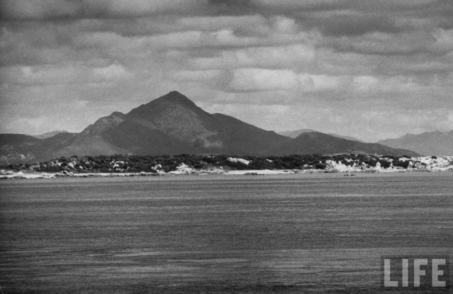 1958年炮战期间，从金门远眺大陆厦门。